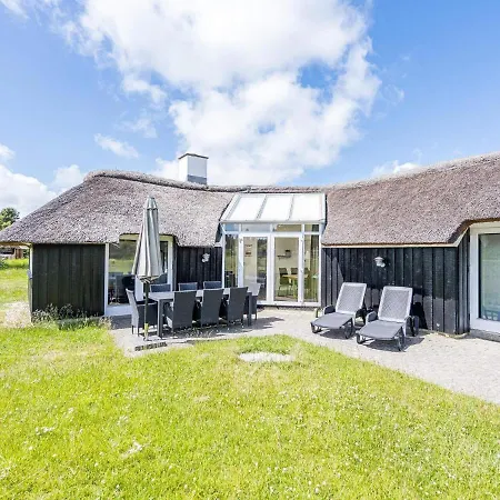 6 Person In בית נופש *