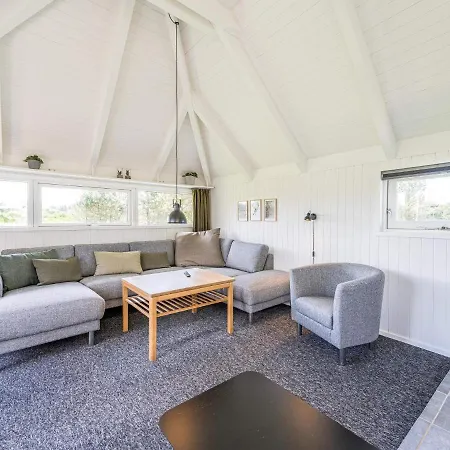 6 Person In * ויירס סטרנד